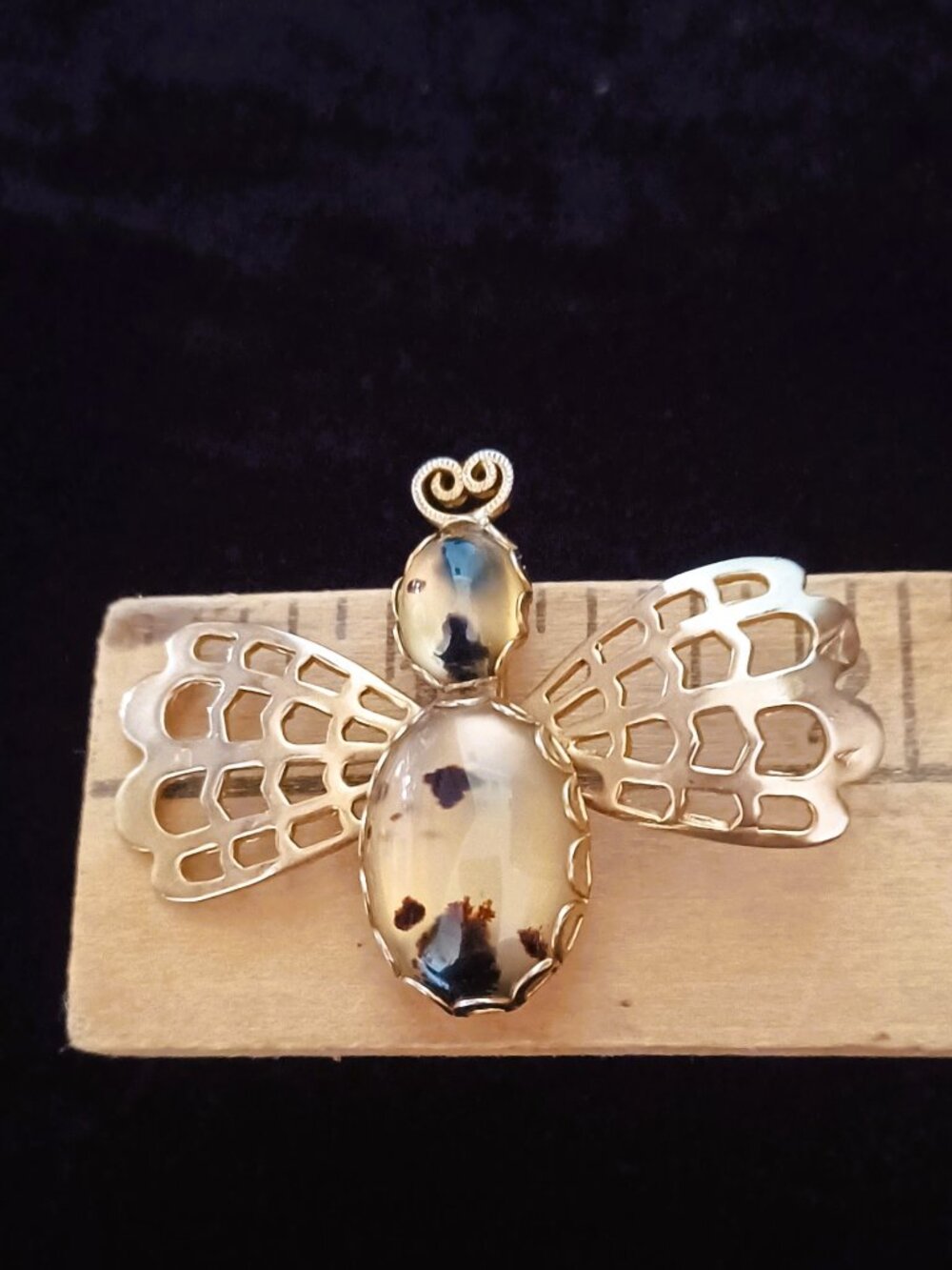 Adorable Bee Brooch- Vintage